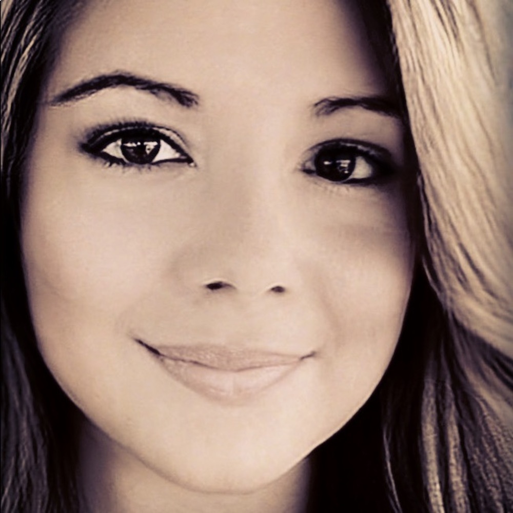 Meet your Posher, Remona